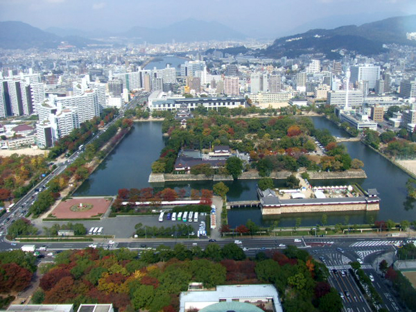 地上150ｍからの広島城公園全体図